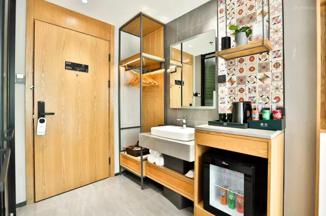 True Go Hotel - Shanghai Jing'An Temple Nanjing West Road Extérieur photo