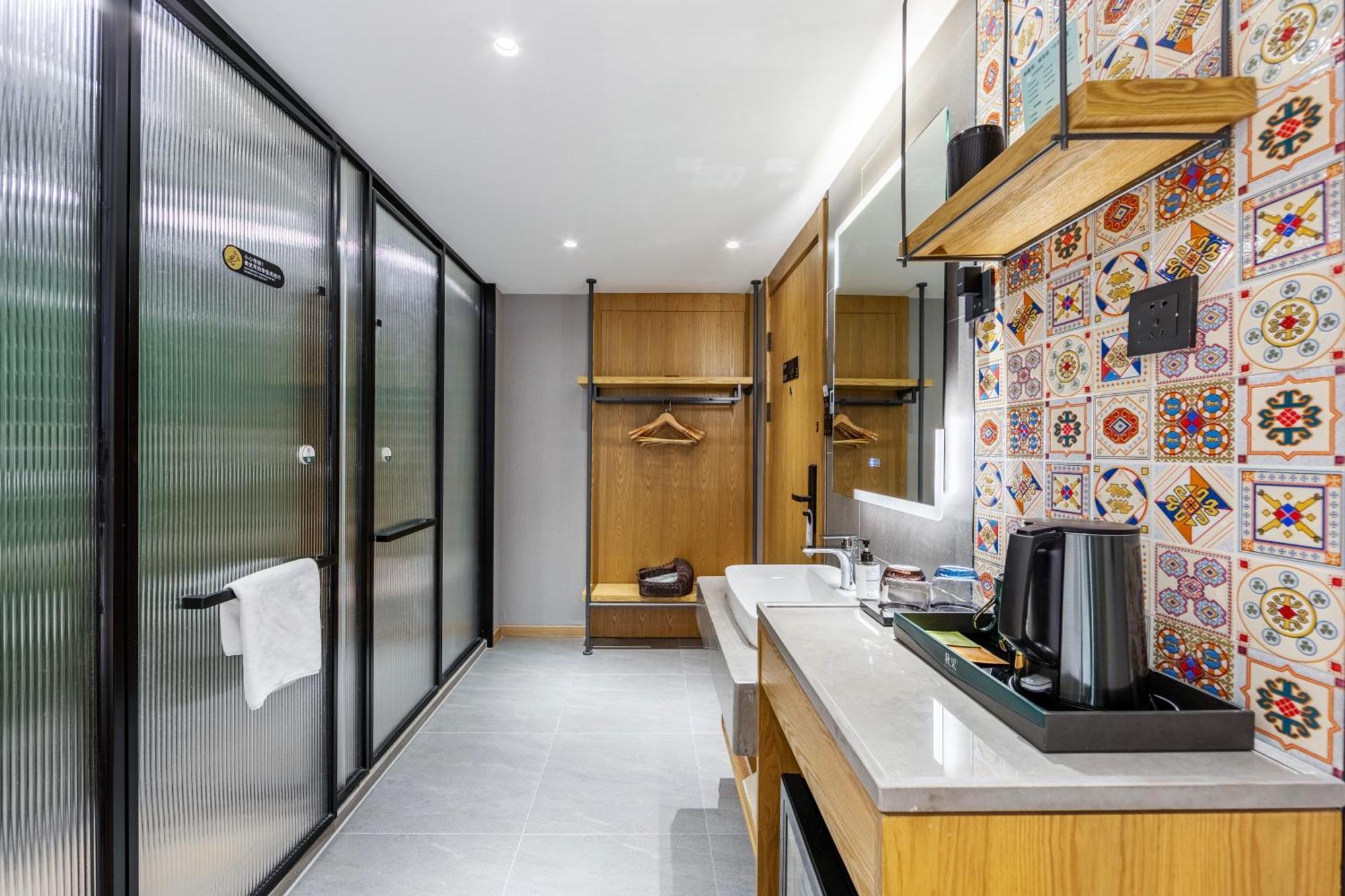 True Go Hotel - Shanghai Jing'An Temple Nanjing West Road Extérieur photo