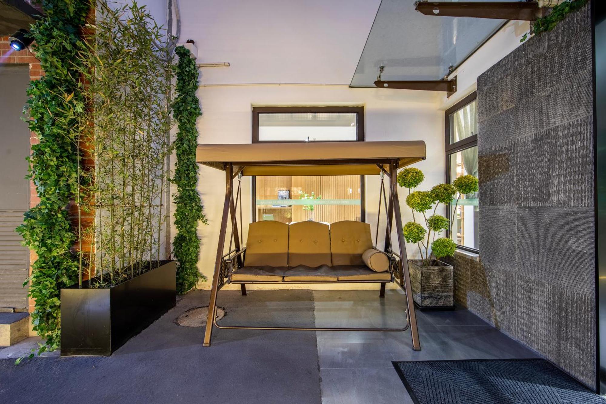 True Go Hotel - Shanghai Jing'An Temple Nanjing West Road Extérieur photo