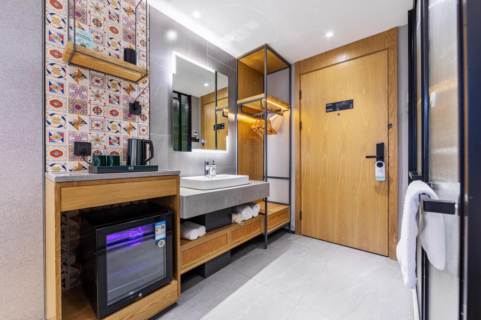 True Go Hotel - Shanghai Jing'An Temple Nanjing West Road Extérieur photo