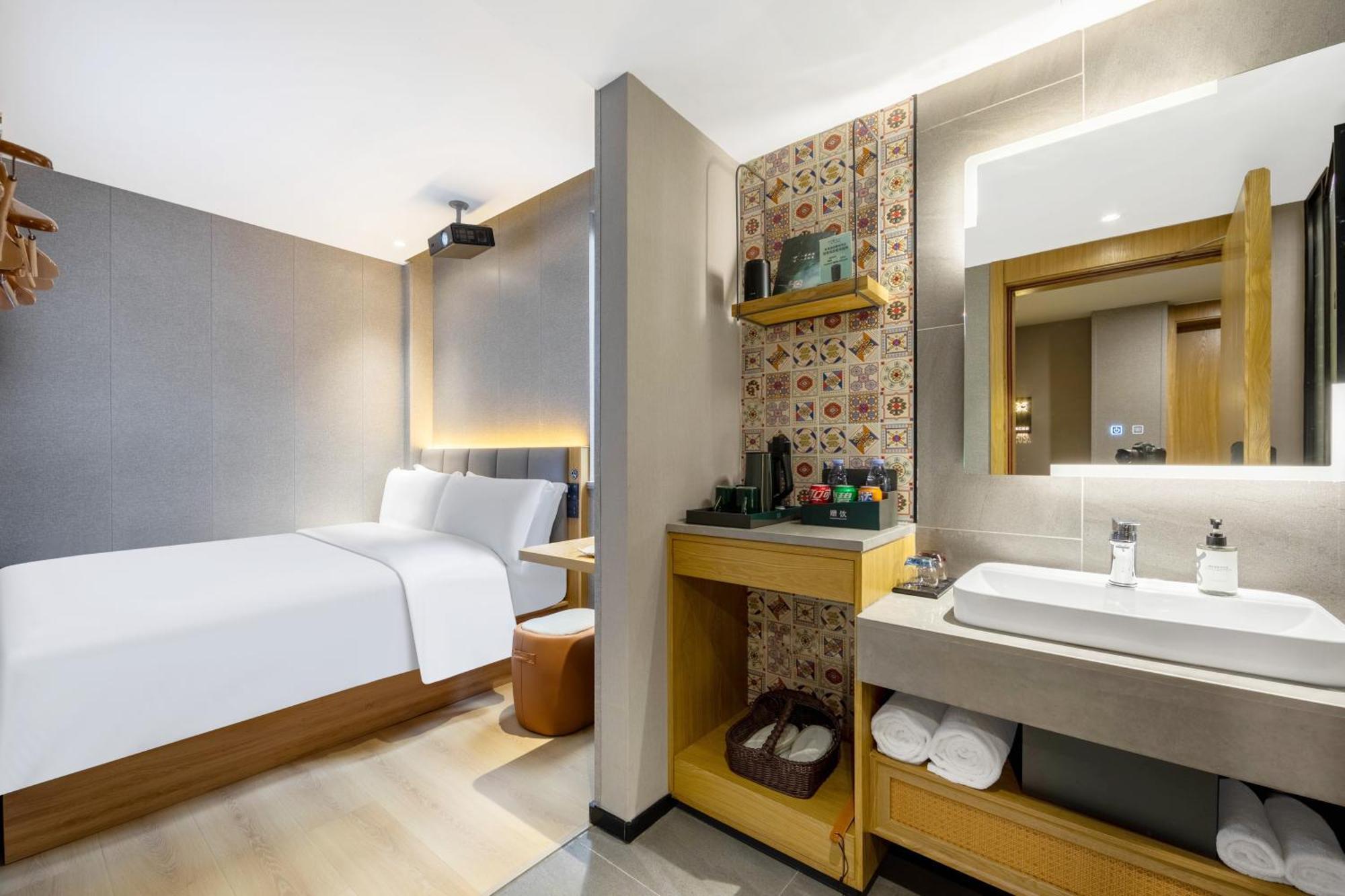 True Go Hotel - Shanghai Jing'An Temple Nanjing West Road Extérieur photo